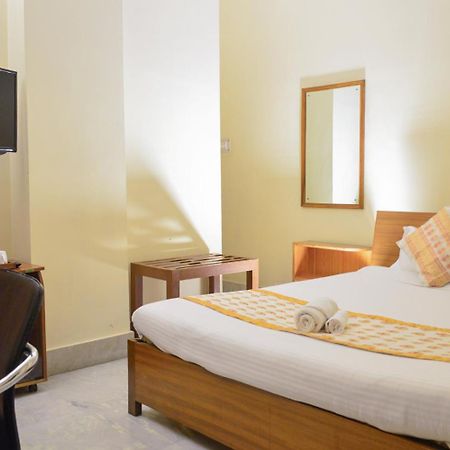 River Breeze Home A Comfort Stay Guwahati Ngoại thất bức ảnh