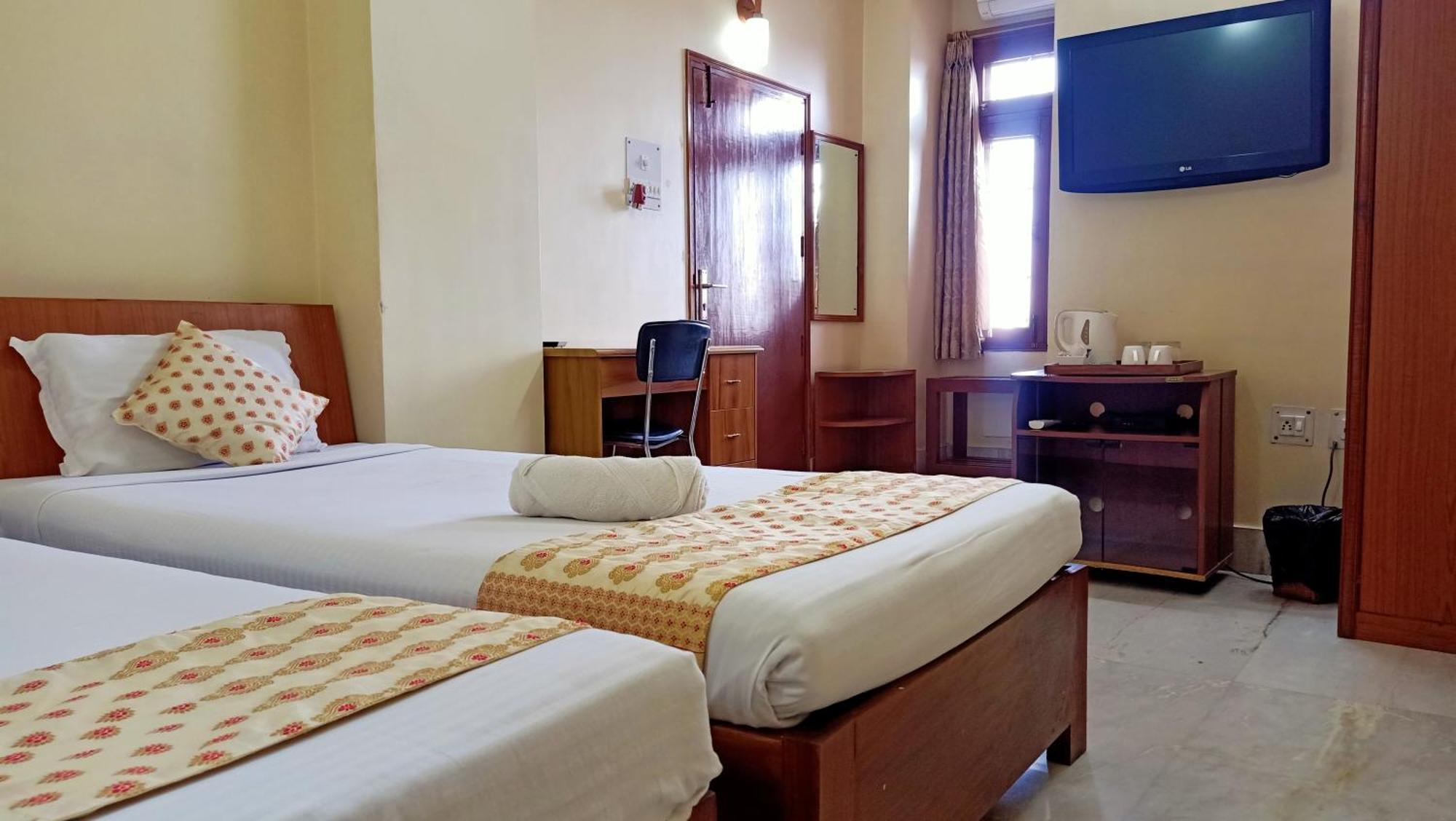 River Breeze Home A Comfort Stay Guwahati Ngoại thất bức ảnh