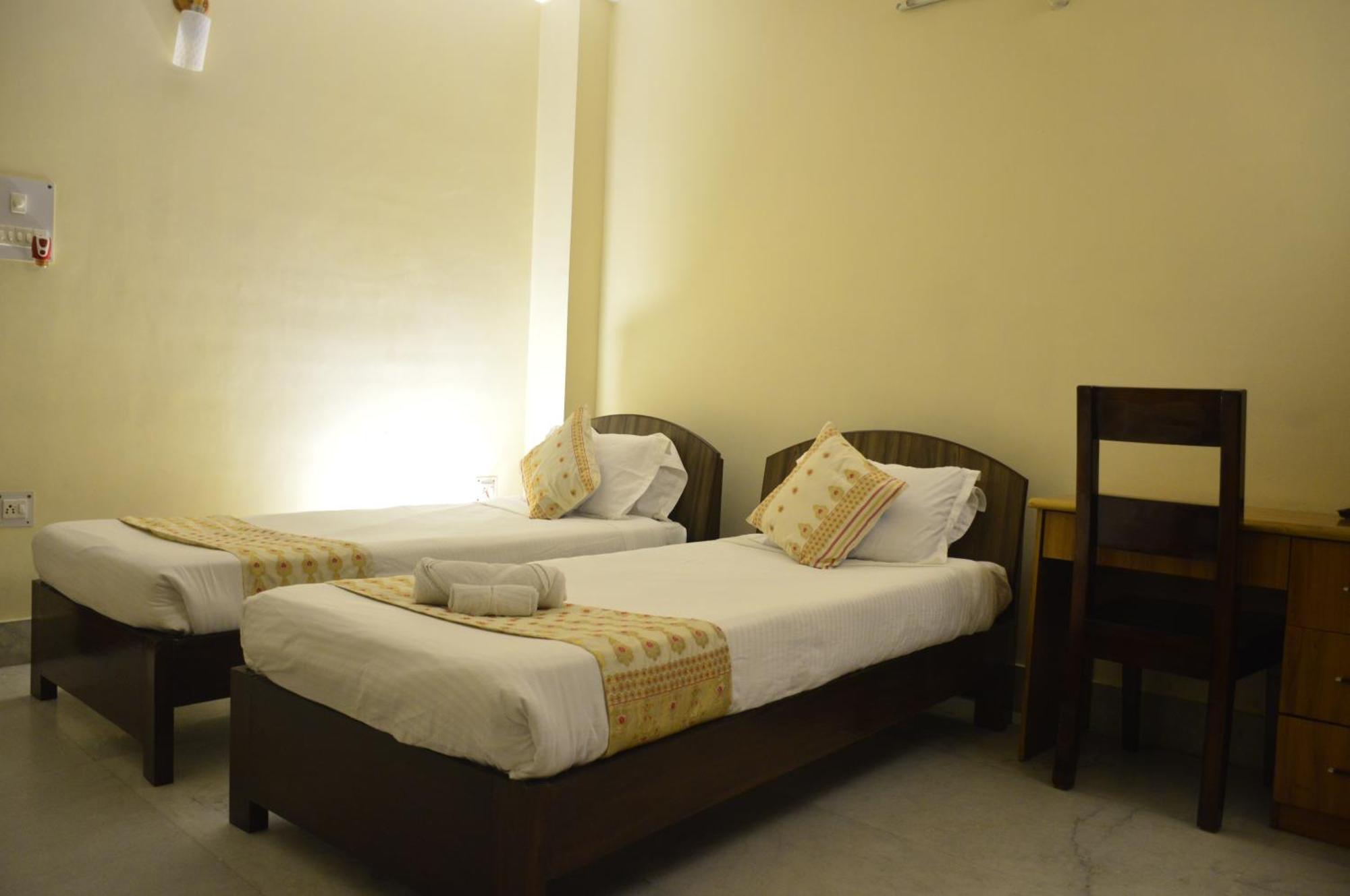 River Breeze Home A Comfort Stay Guwahati Ngoại thất bức ảnh