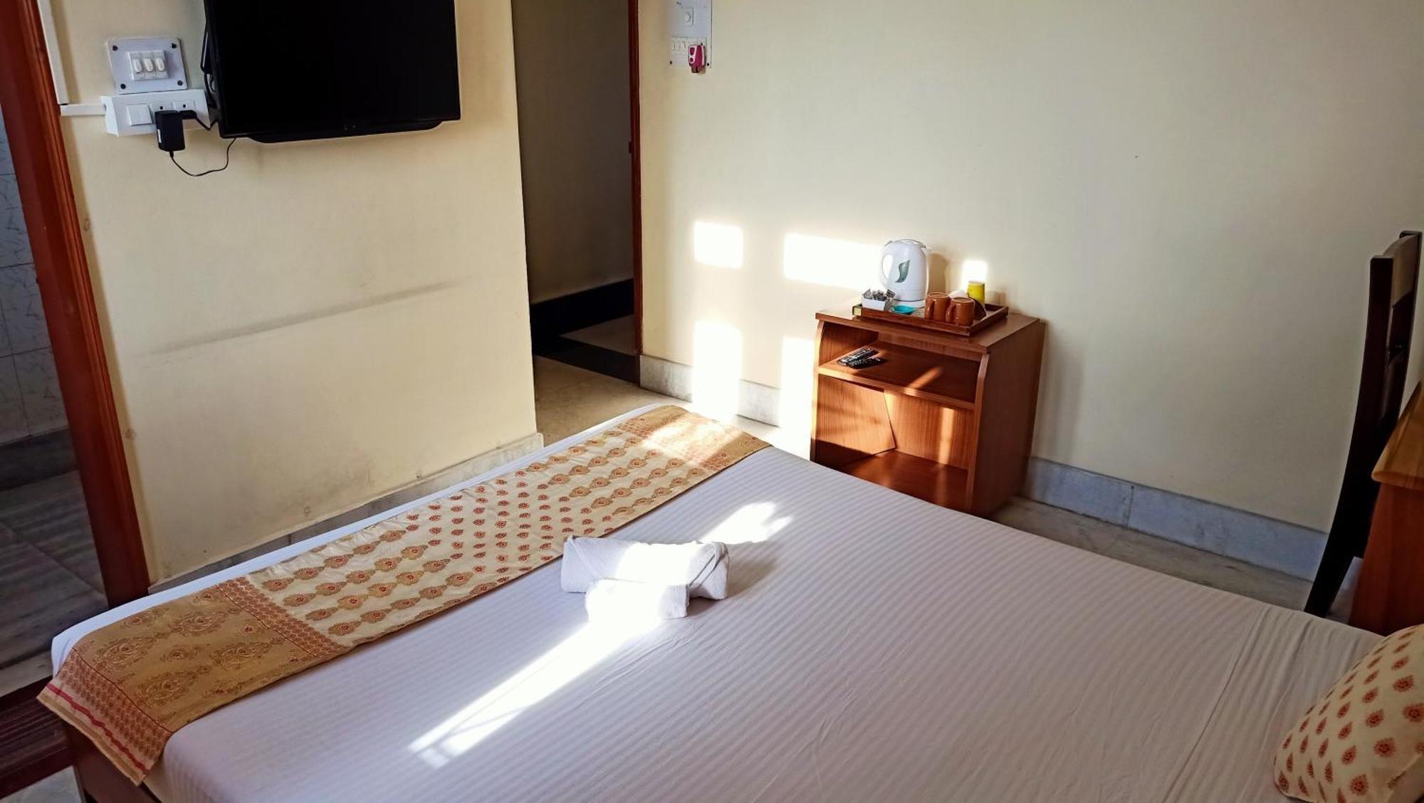 River Breeze Home A Comfort Stay Guwahati Ngoại thất bức ảnh