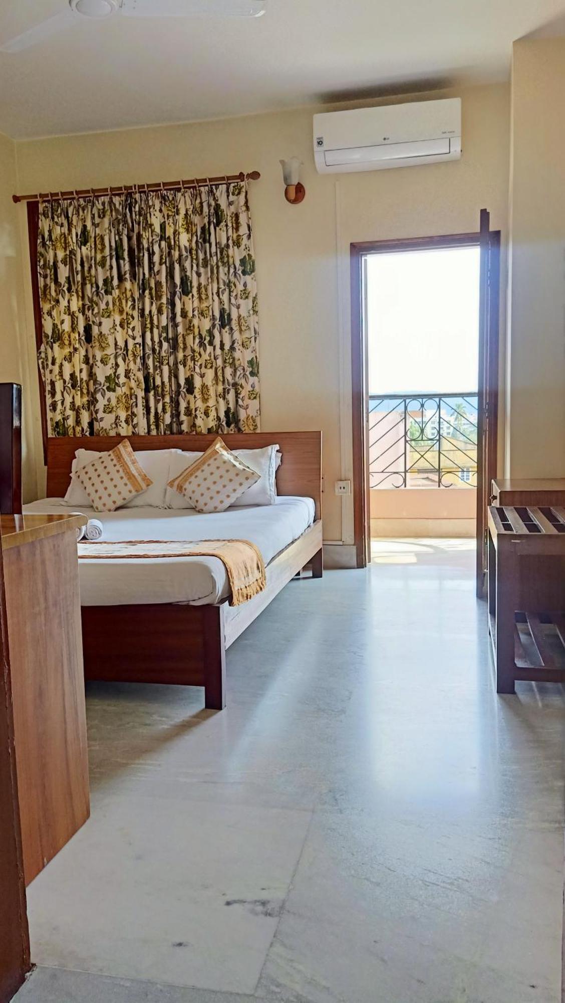 River Breeze Home A Comfort Stay Guwahati Ngoại thất bức ảnh