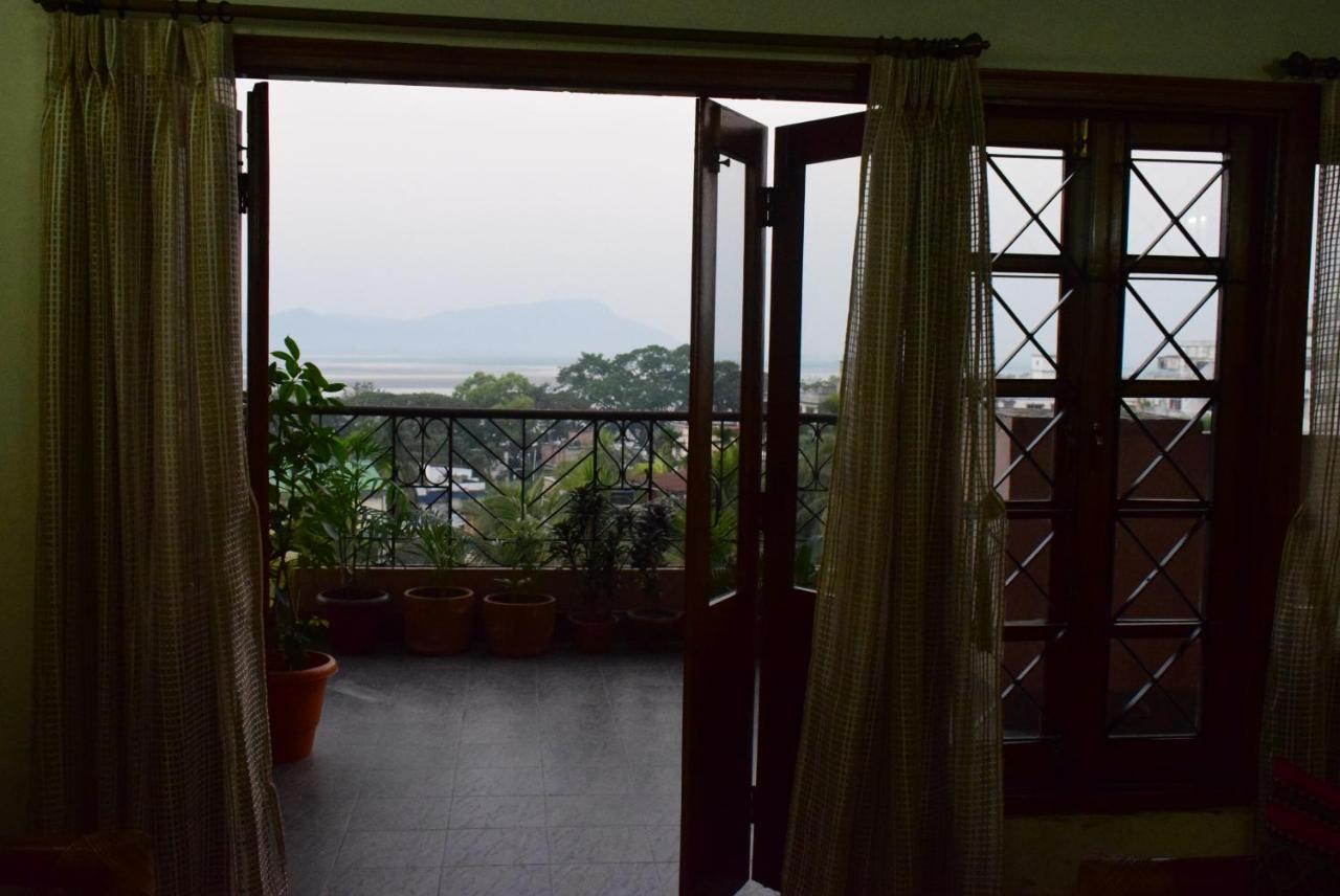 River Breeze Home A Comfort Stay Guwahati Ngoại thất bức ảnh